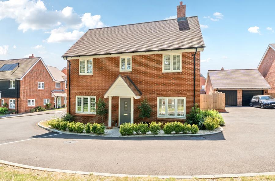 4 bedroom  detached house for sale