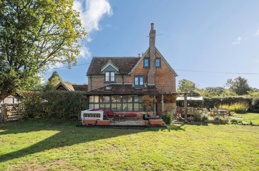 4 bedroom  detached house for sale
