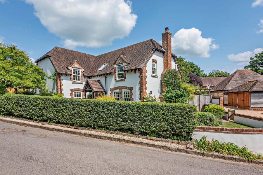 4 bedroom  detached house for sale