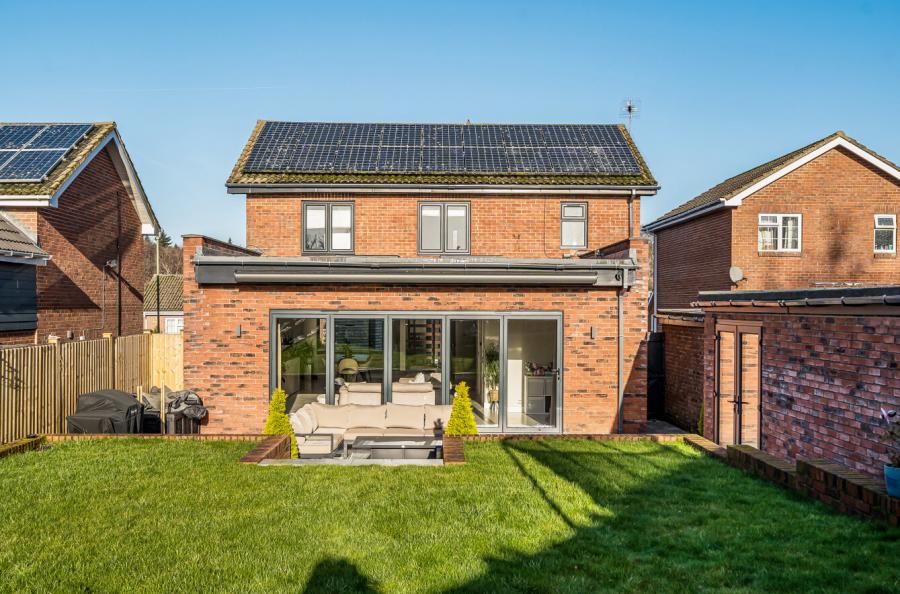 4 bedroom  detached house for sale