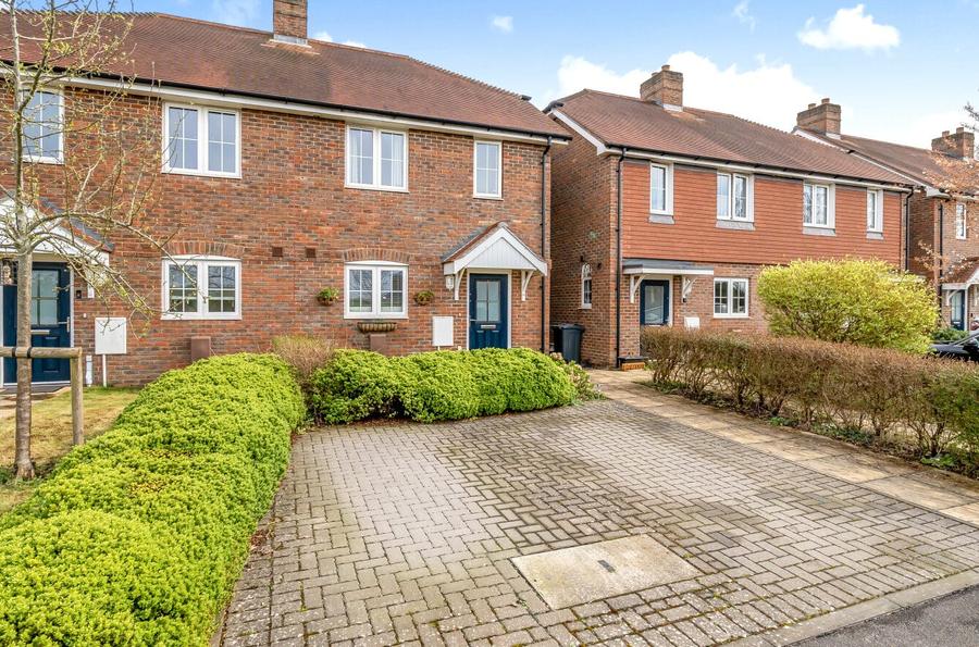 2 bedroom semi-detached house for sale