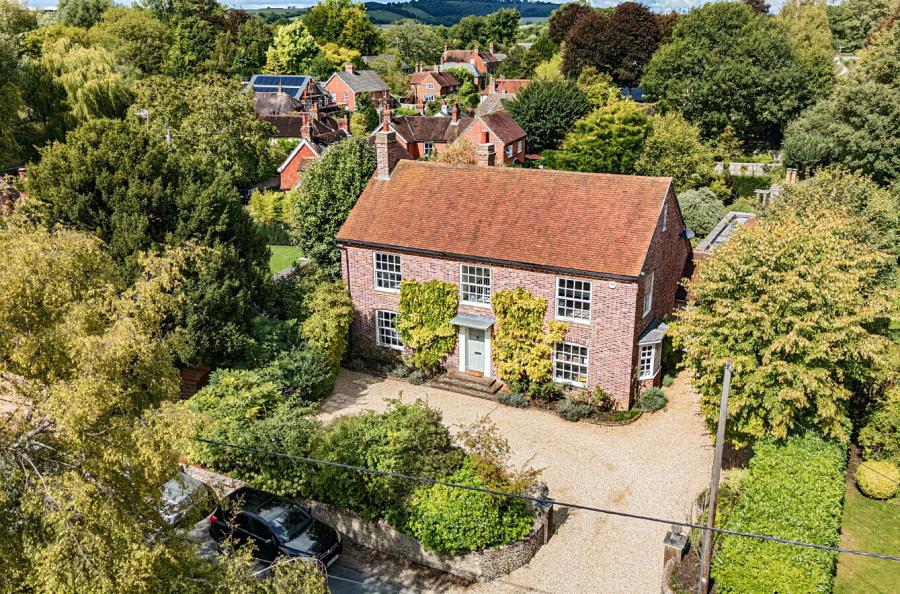 5 bedroom detached house for sale