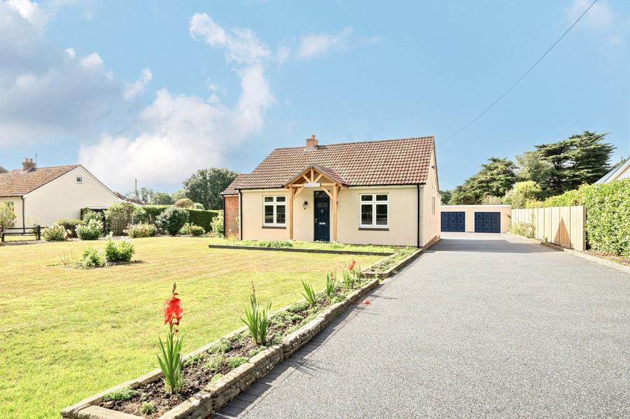 3 bedroom  detached bungalow for sale