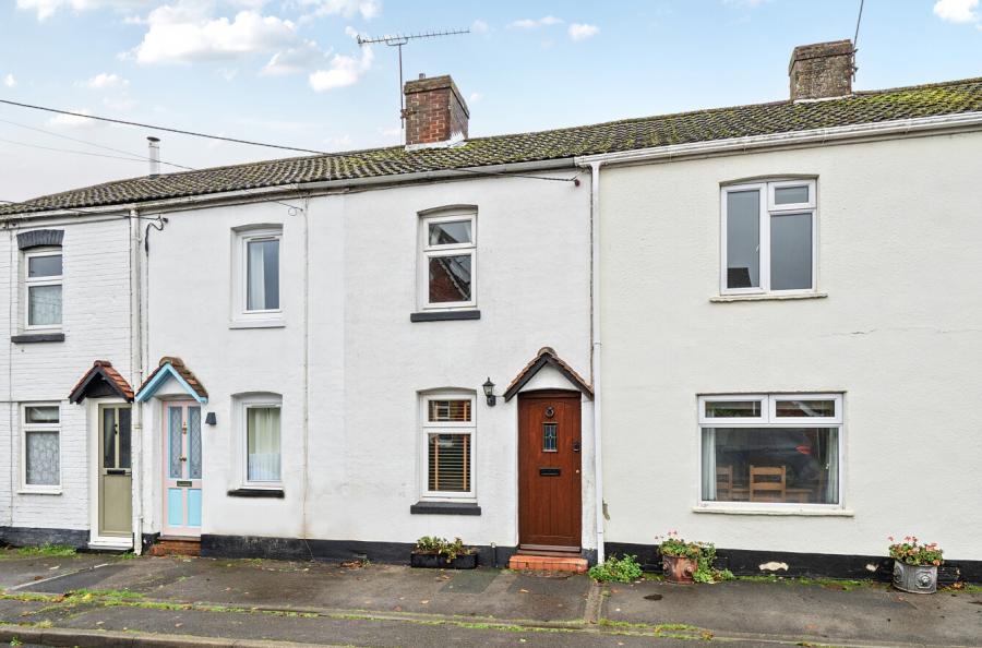 2 bedroom terraced house for sale