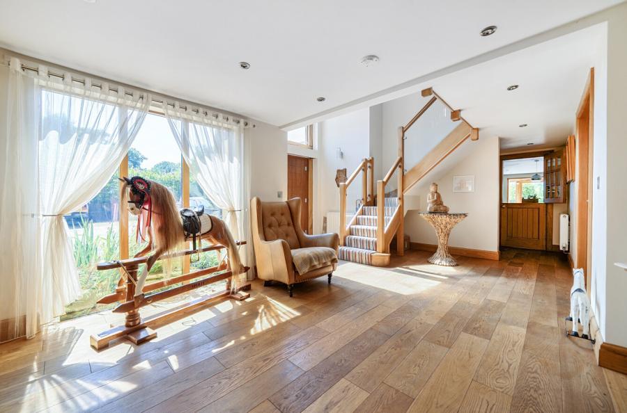 5 bedroom  detached house for sale