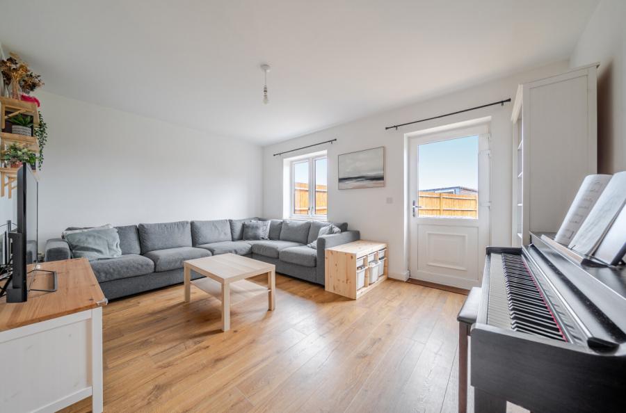 2 bedroom  semi-detached house for sale