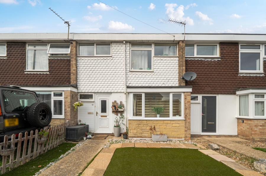 3 bedroom terraced house for sale