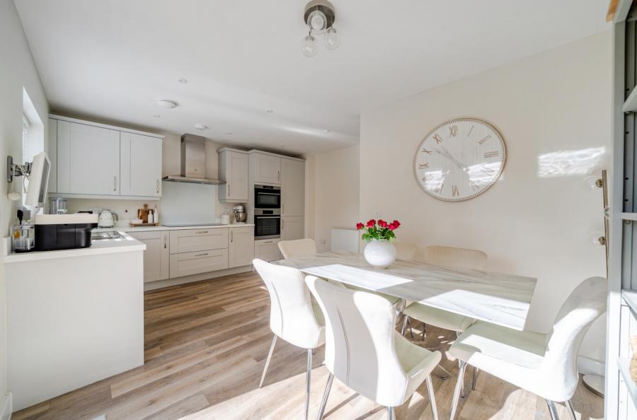 3 bedroom  semi-detached house for sale