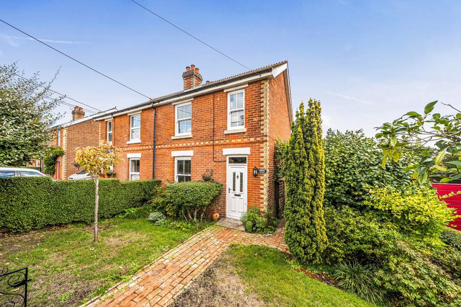2 bedroom  semi-detached house for sale