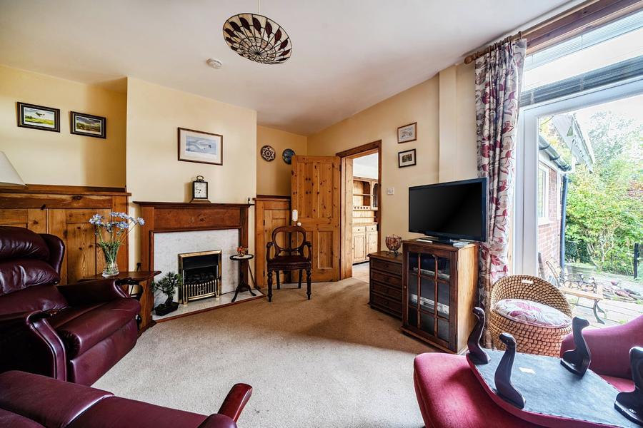2 bedroom  semi-detached house for sale