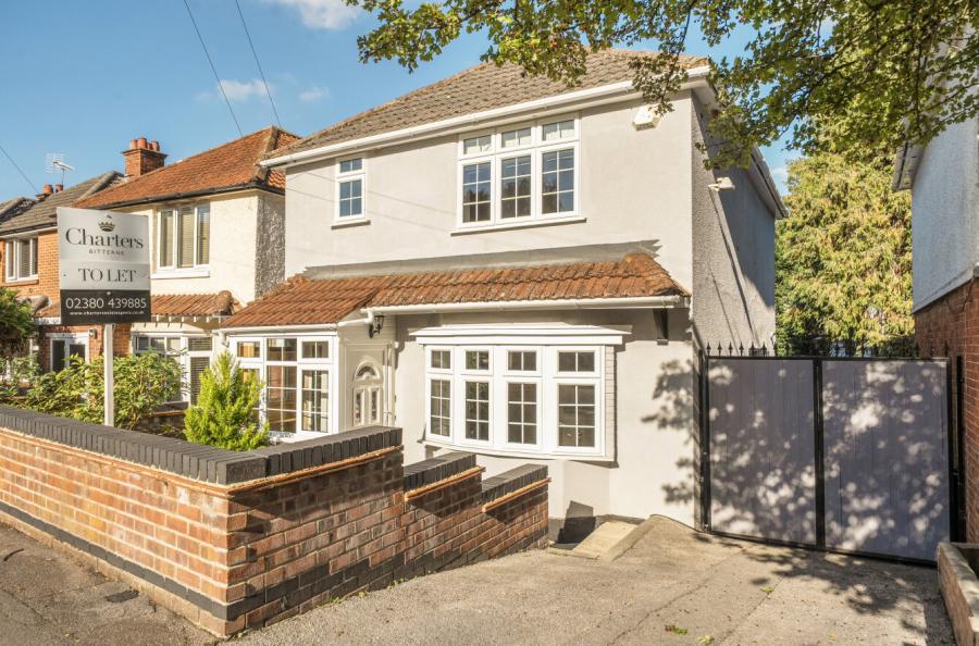 3 bedroom detached house to rent