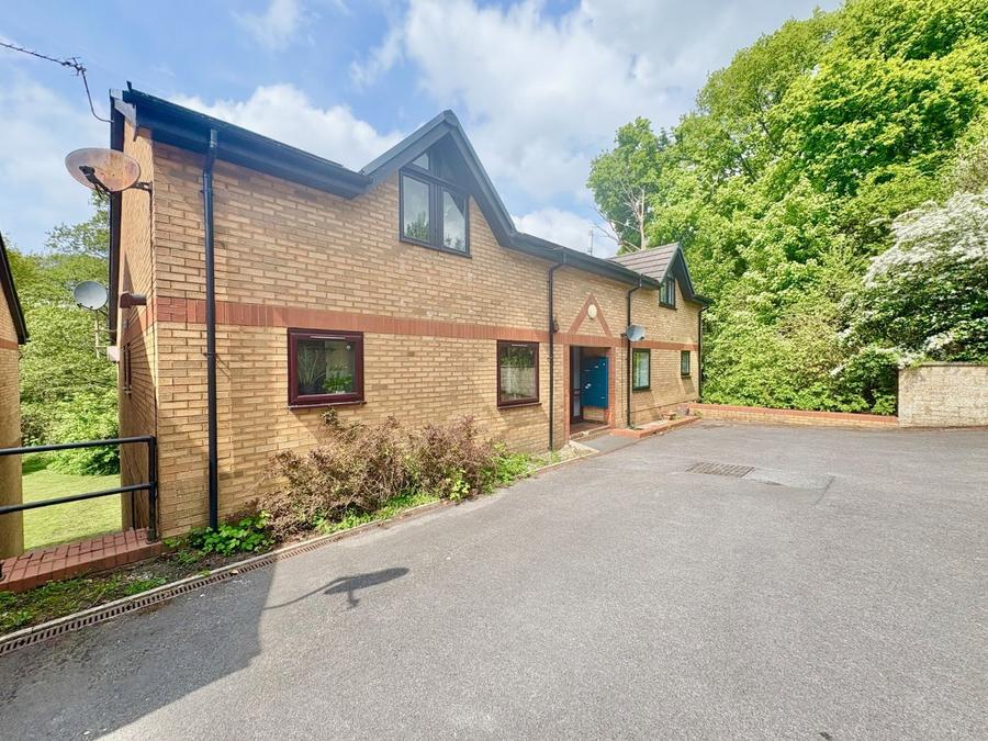 1 bedroom ground floor flat to rent