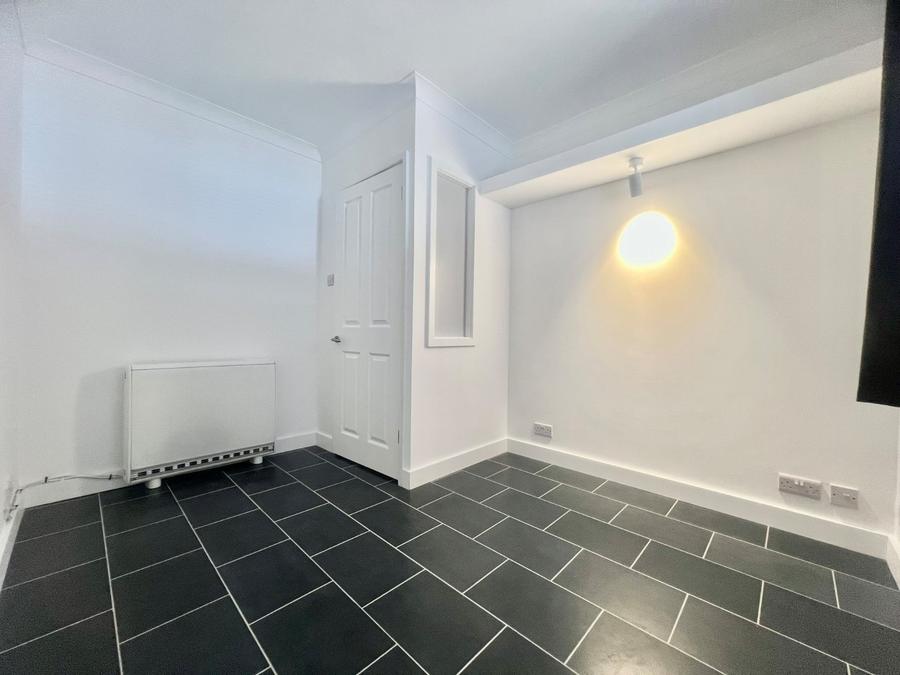 1 bedroom ground floor flat to rent