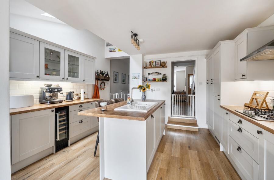 3 bedroom  terraced house for sale