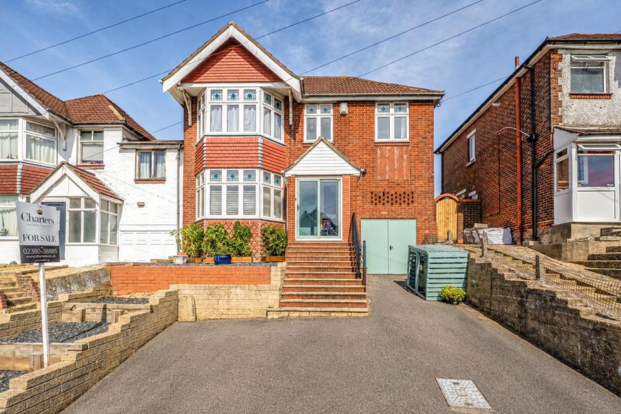 4 bedroom  detached house for sale