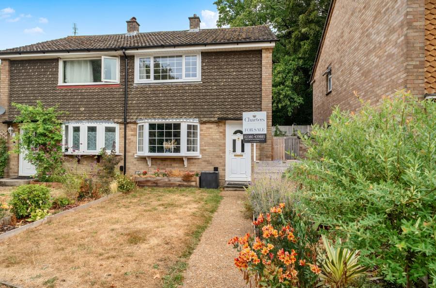 2 bedroom  semi-detached house for sale