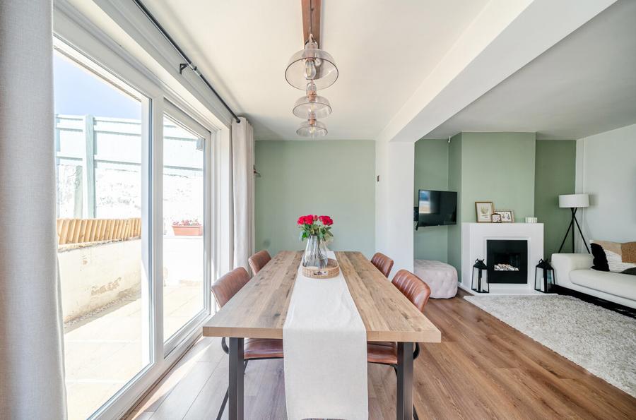 3 bedroom  semi-detached house for sale