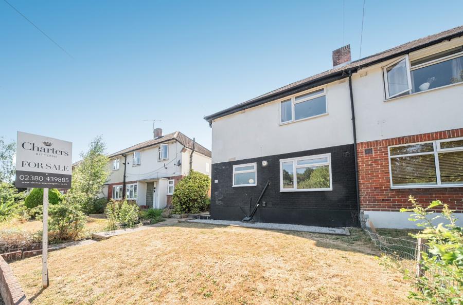 3 bedroom  semi-detached house for sale
