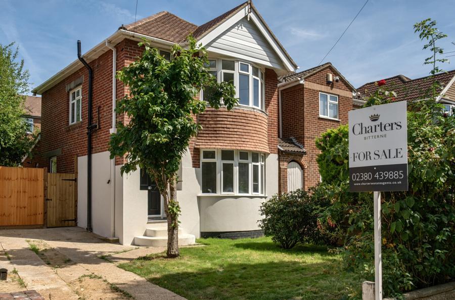3 bedroom  detached house for sale