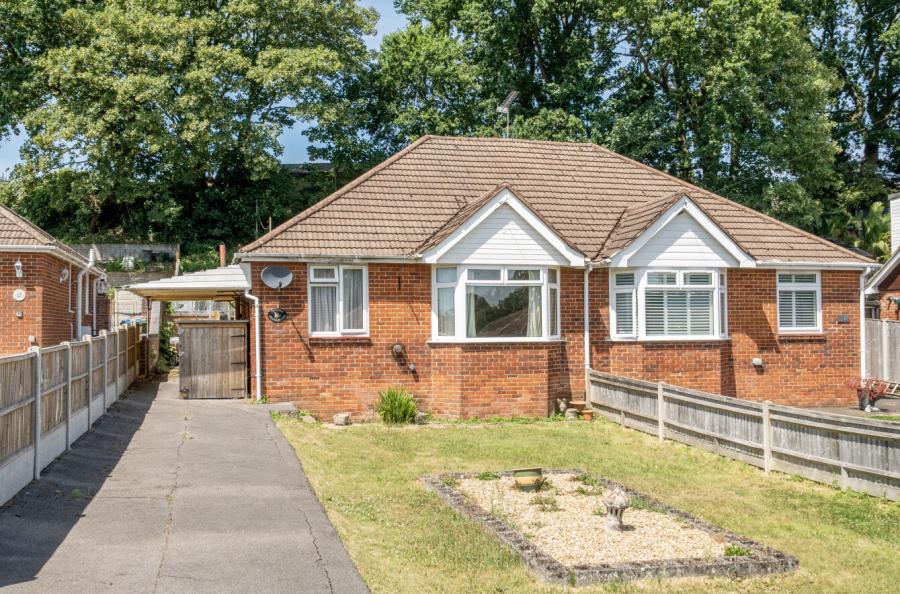 2 bedroom  semi-detached bungalow for sale