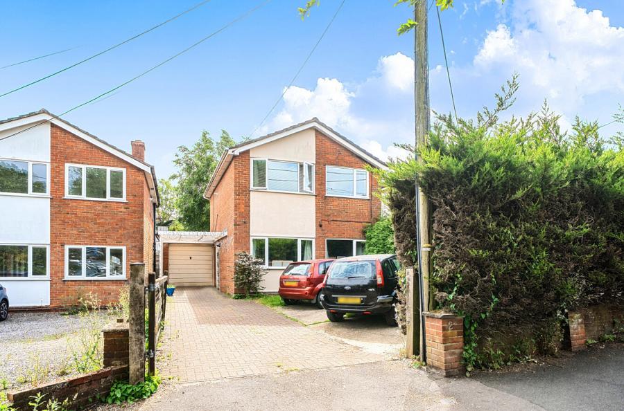 3 bedroom  detached house for sale