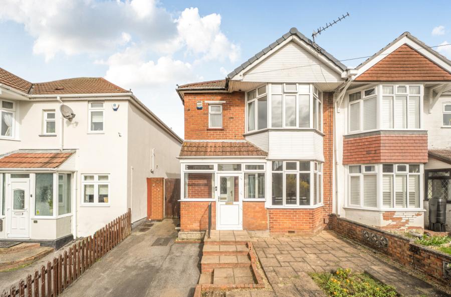 3 bedroom semi-detached house for sale