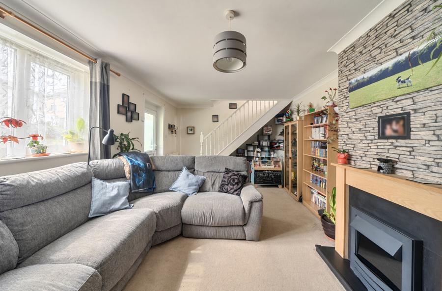 3 bedroom  semi-detached house for sale