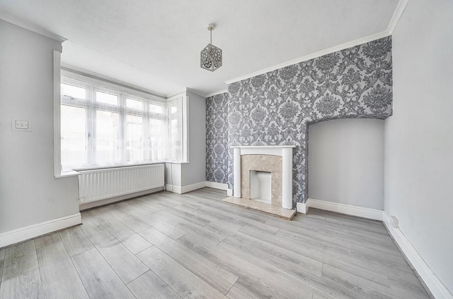3 bedroom  semi-detached house for sale