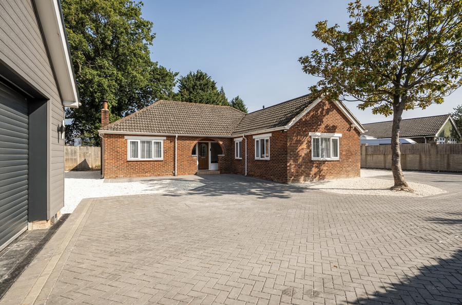 3 bedroom  detached bungalow for sale