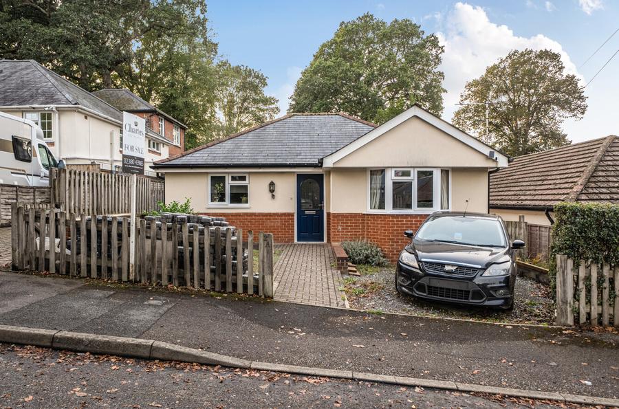 2 bedroom  detached bungalow for sale