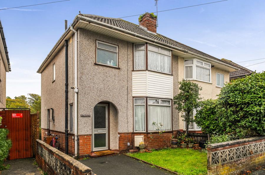 3 bedroom  semi-detached house for sale