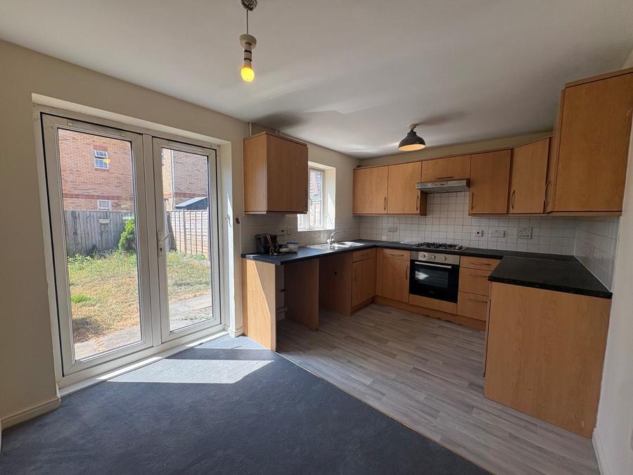 3 bedroom  terraced house to rent