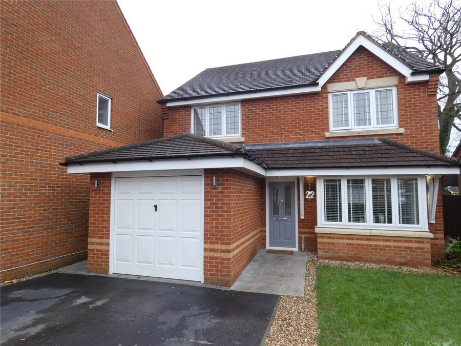 4 bedroom  detached house to rent