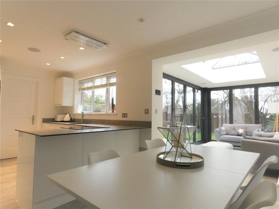 4 bedroom  detached house to rent