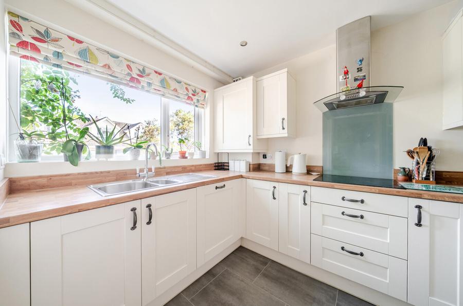 4 bedroom  semi-detached house for sale