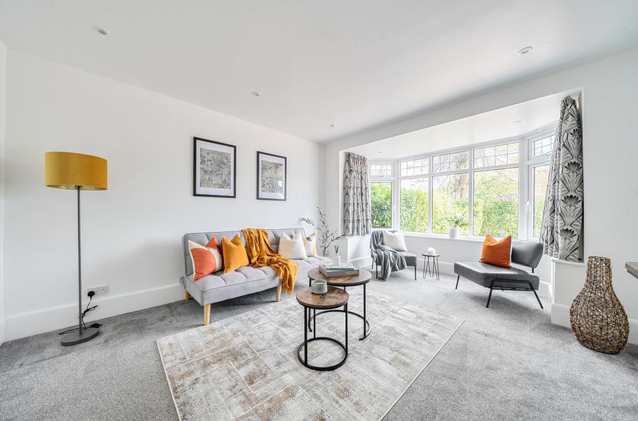 2 bedroom  semi-detached house for sale