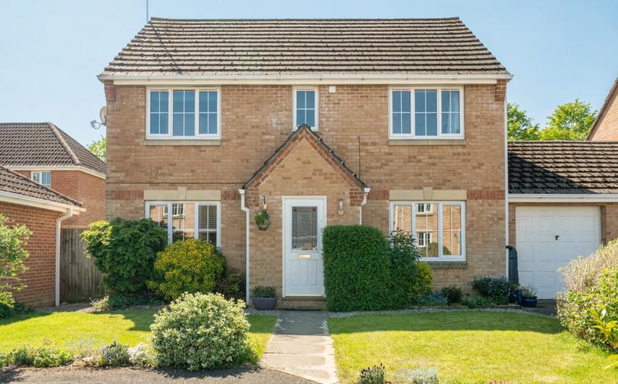 4 bedroom  detached house for sale