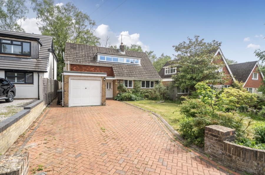 3 bedroom  detached house for sale