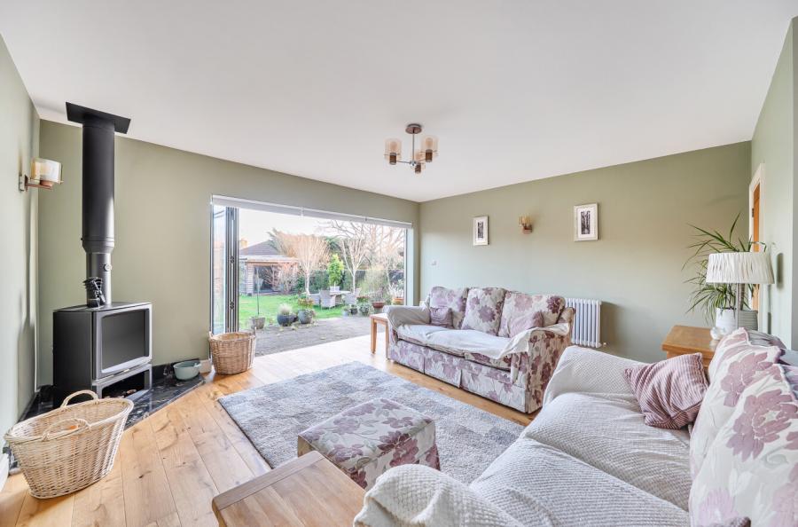 4 bedroom  detached bungalow for sale