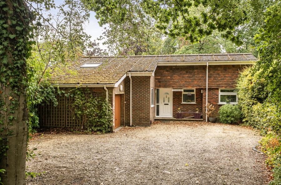 5 bedroom  detached bungalow for sale