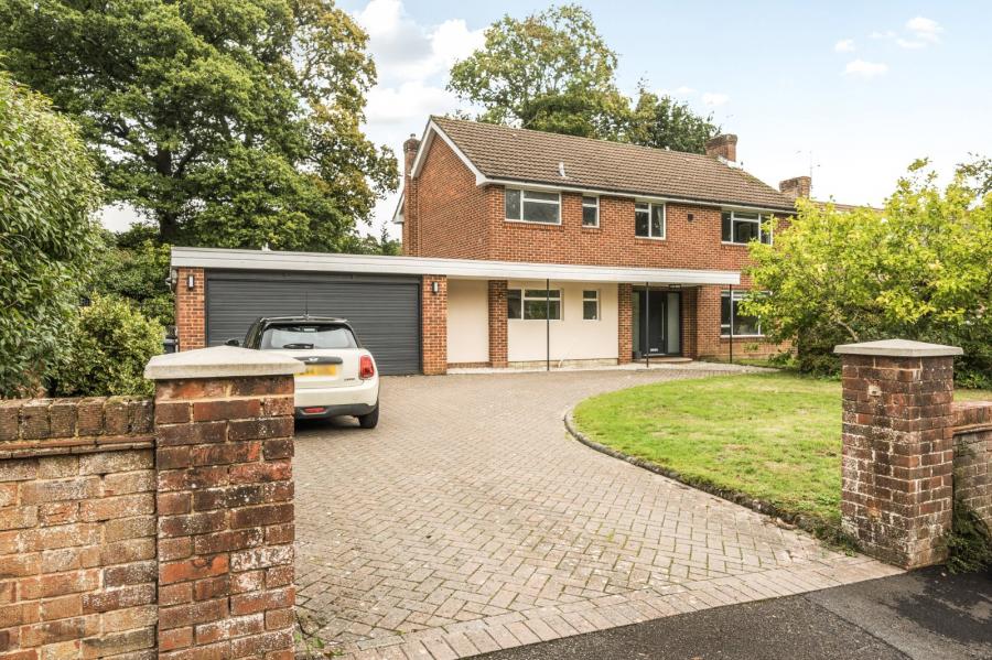 4 bedroom  detached house for sale