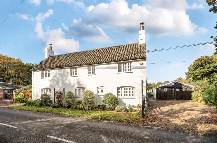 5 bedroom  detached detached house for sale