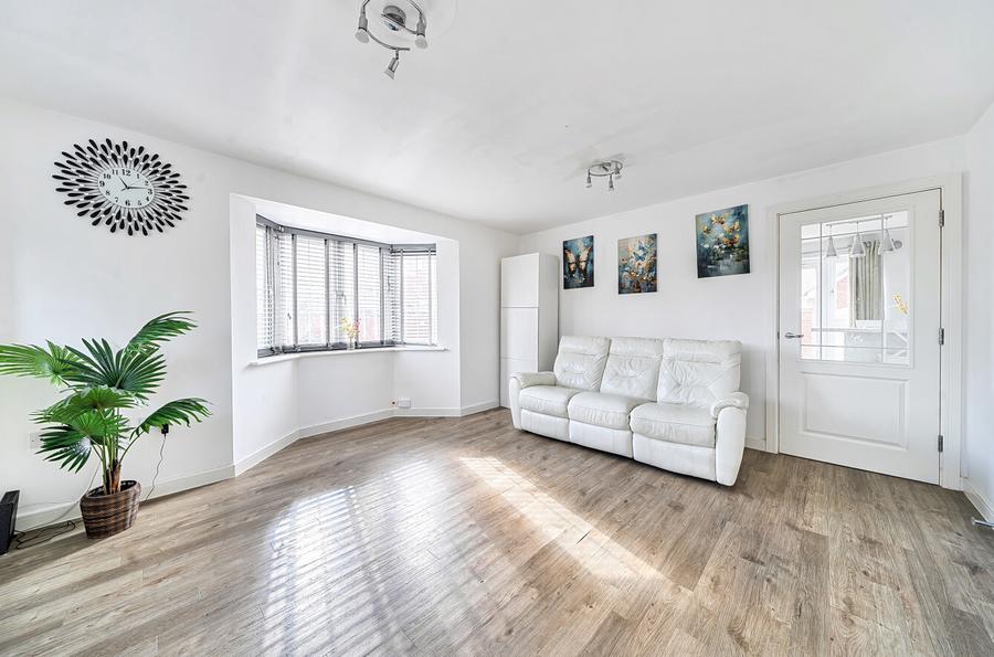 3 bedroom  semi-detached house for sale
