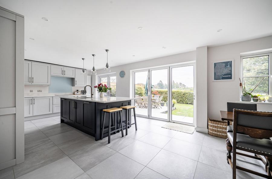 4 bedroom  detached house for sale