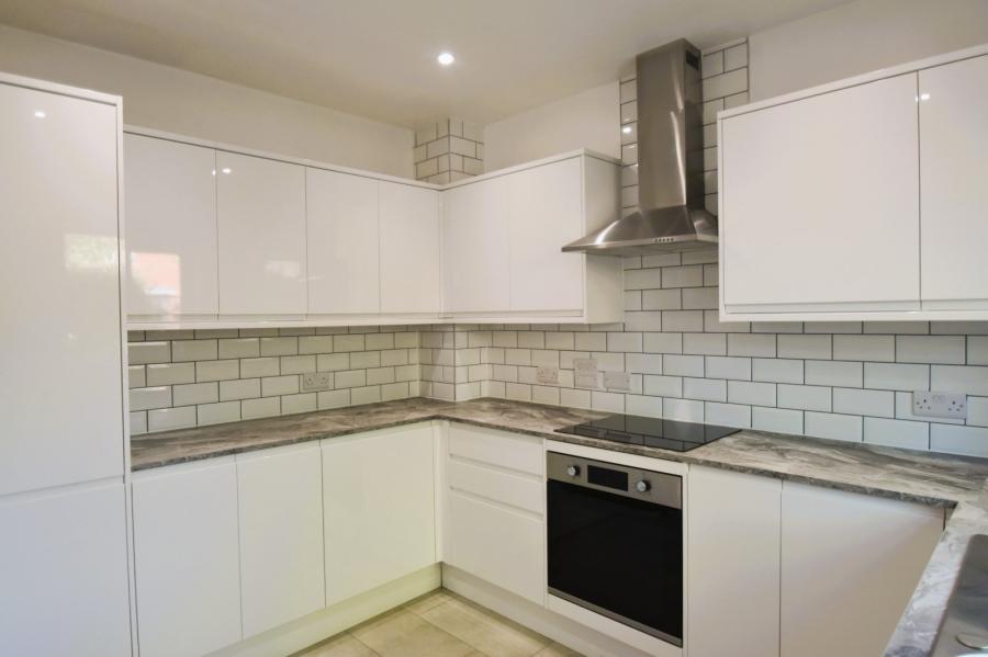 3 bedroom  terraced house to rent