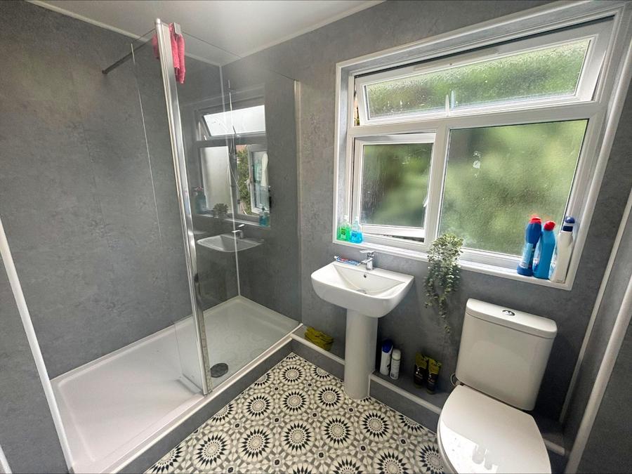 1 bedroom sharedaccommodation to rent