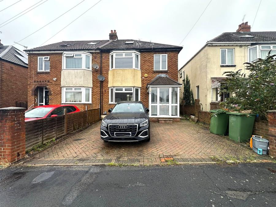 3 bedroom  semi-detached house to rent