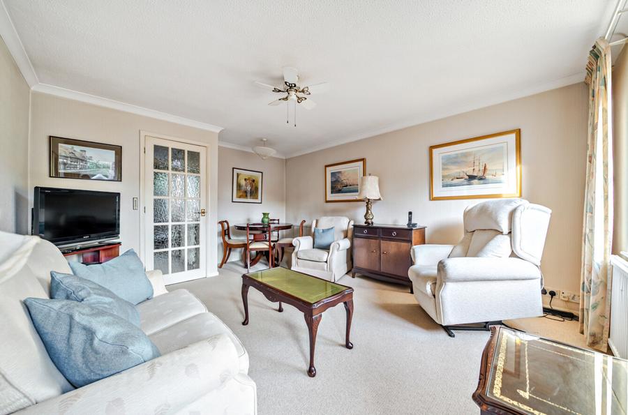 2 bedroom  terraced house for sale