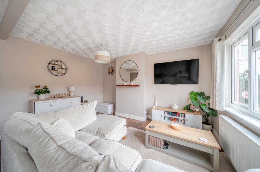 3 bedroom  terraced house for sale