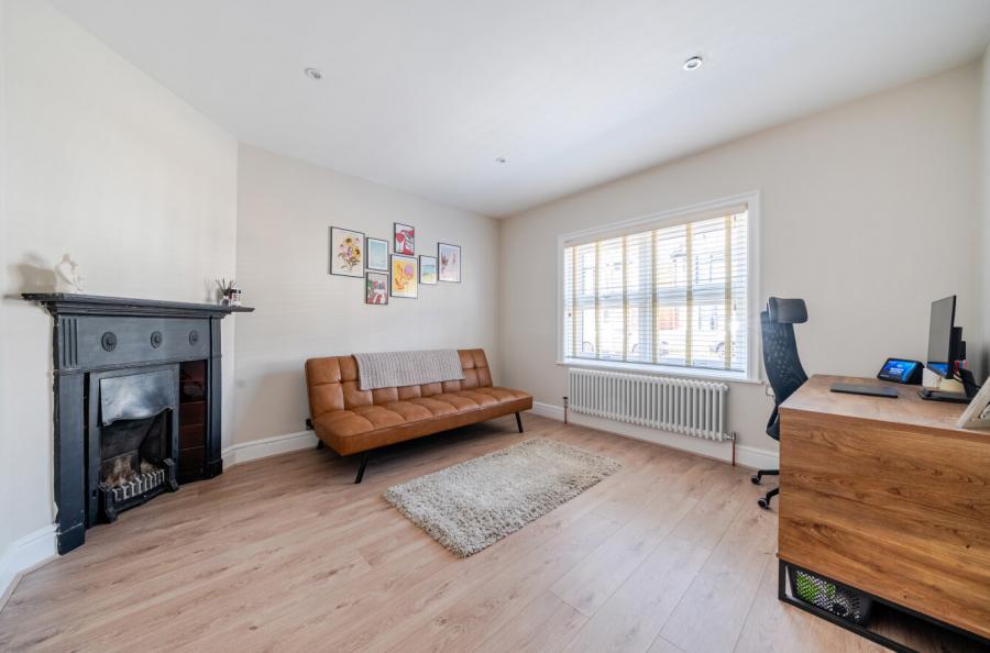 3 bedroom  semi-detached house for sale